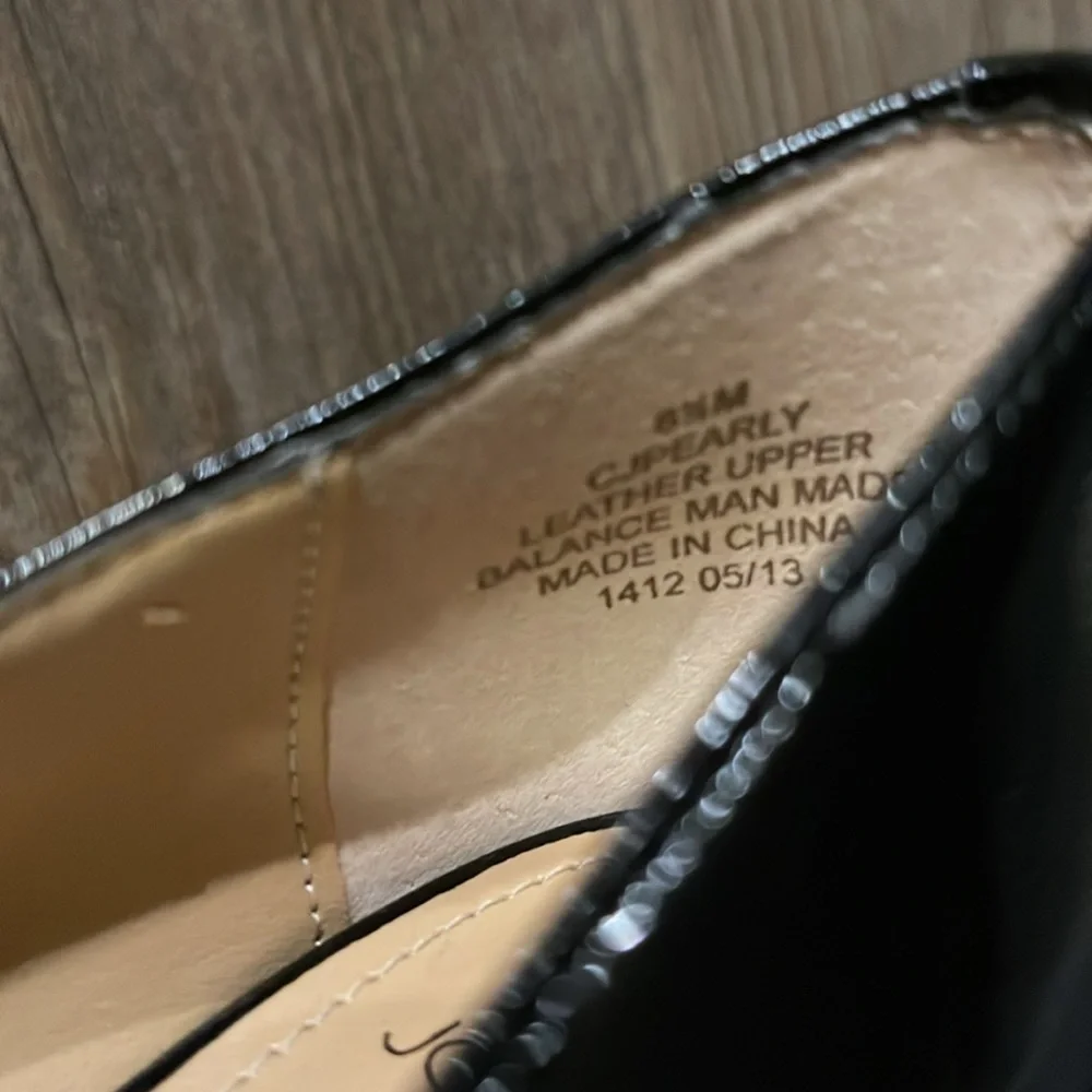 Joan & David Circa Luxe Black Patent Leather Pumps 6 1/2